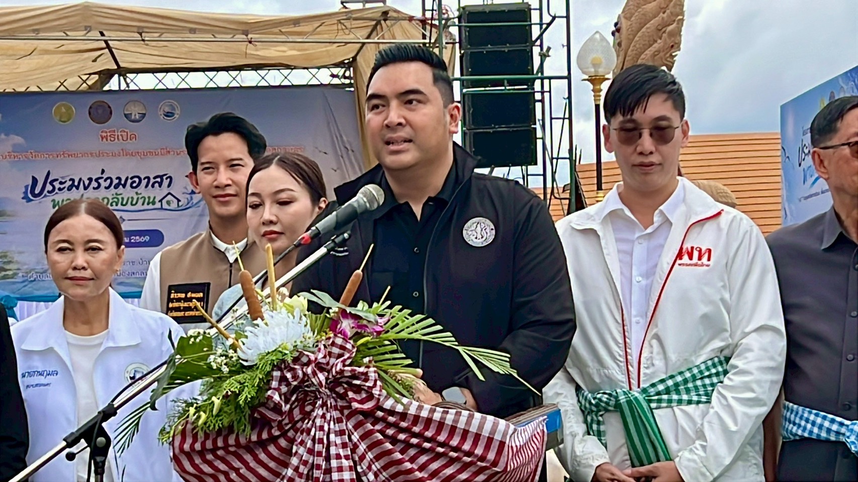 title - รองเลขาธิการ ส.ป.ก.ร่วมงาน ‘ประมงร่วมอาสาพาปลากลับบ้าน’ ประจำปี 2569 พร้อมลงพื้นที่กลุ่มปลูกหม่อนเลี้ยงไหมอุตสาหกรรม บ้านด่านตึง จ.สกลนคร